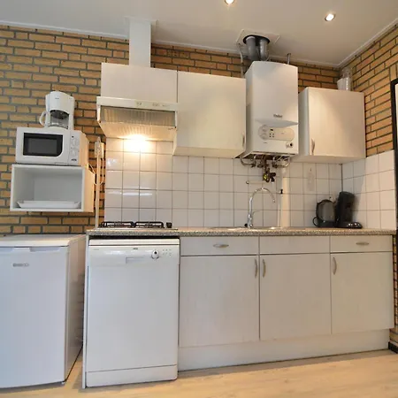 Dine & Unwind Vacation Spot, Cleaning Included Holiday home